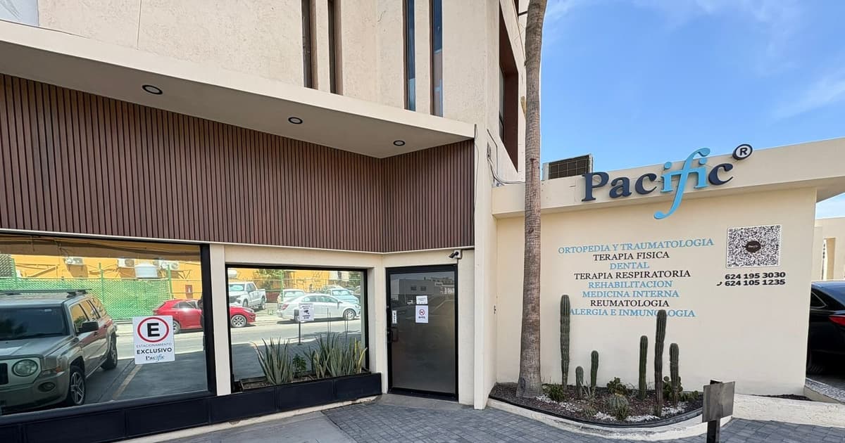 Pacific Medical Group clinic exterior in Cabo San Lucas