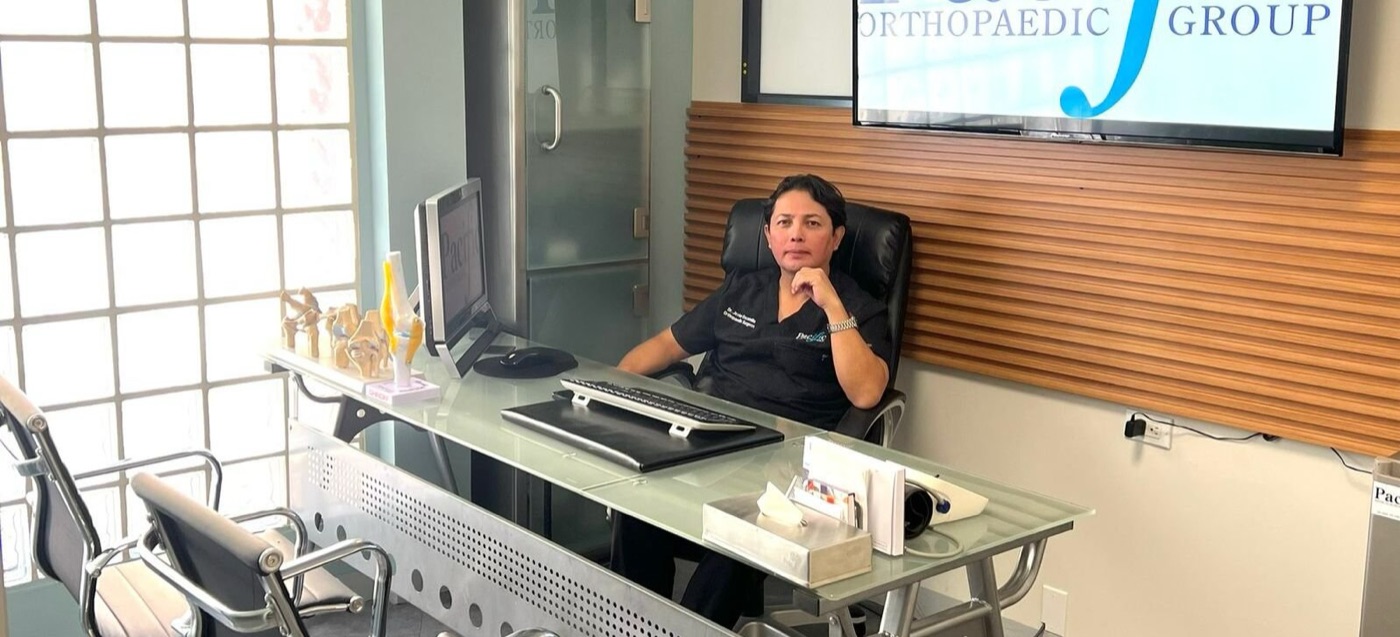 Pacific Medical Group orthopedic consultation room